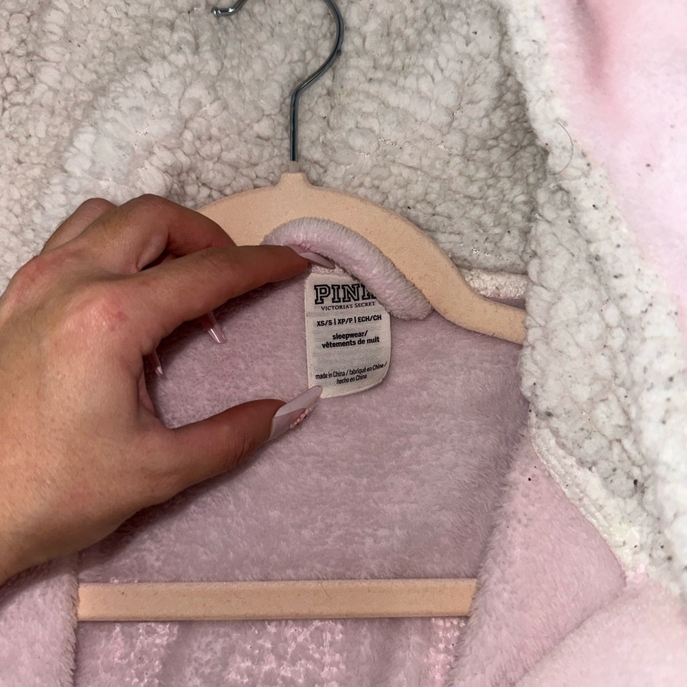 PINK VS Robe - Picture 8 of 15